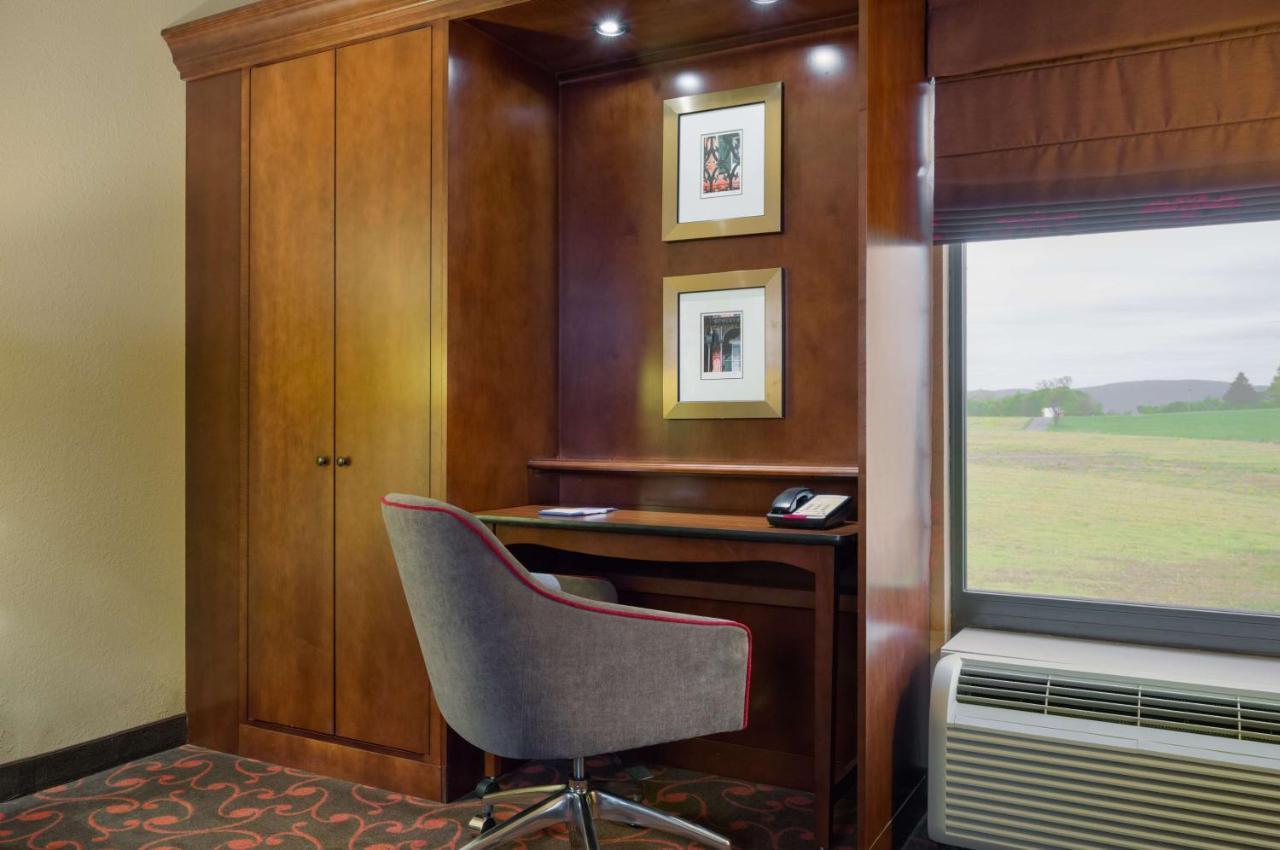 Larkspur Landing Carlisle Otel Dış mekan fotoğraf